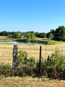 Spacious Single-family home on 14 Acres - image 16