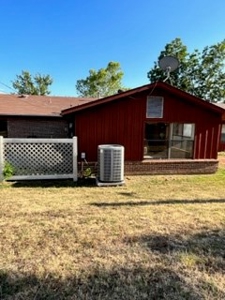 Spacious Single-family home on 14 Acres - image 6