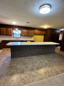 Spacious Single-family home on 14 Acres - image 31
