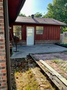 Spacious Single-family home on 14 Acres - image 7