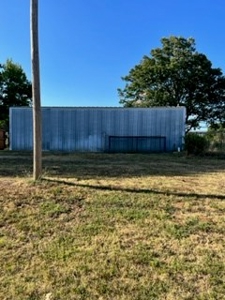 Spacious Single-family home on 14 Acres - image 9
