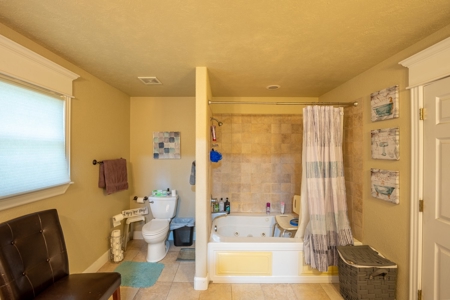 Luxury Home in Town For Sale in Howell County, MO - image 29