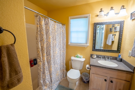 Luxury Home in Town For Sale in Howell County, MO - image 25