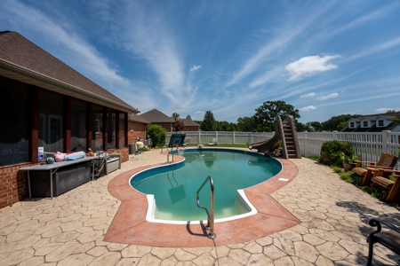 Luxury Home in Town For Sale in Howell County, MO - image 6