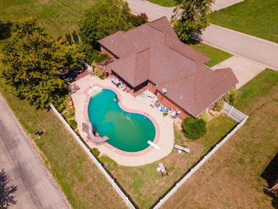 Luxury Home in Town For Sale in Howell County, MO - image 10