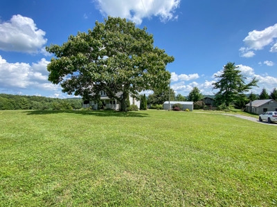 Sweet Country Home for Sale in Willis VA - image 2