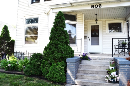 3 Bedroom Victorian Home With RV Garage in Harlan, Iowa - image 22