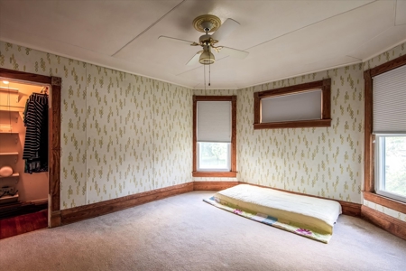 3 Bedroom Victorian Home With RV Garage in Harlan, Iowa - image 27