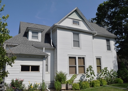 3 Bedroom Victorian Home With RV Garage in Harlan, Iowa - image 14