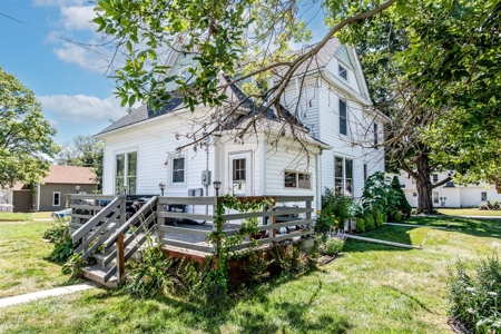 3 Bedroom Victorian Home With RV Garage in Harlan, Iowa - image 7