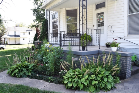 3 Bedroom Victorian Home With RV Garage in Harlan, Iowa - image 12