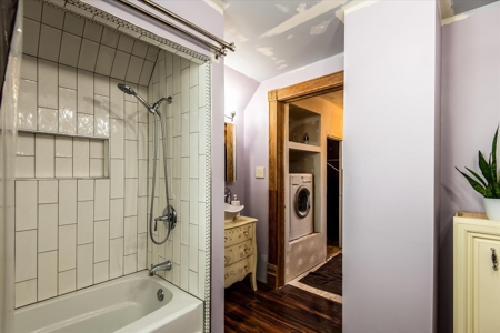 3 Bedroom Victorian Home With RV Garage in Harlan, Iowa - image 29