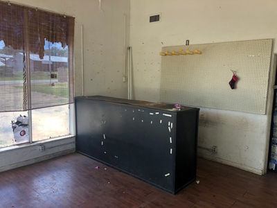 Commercial Properties on High Traffic HWY 59 - image 2