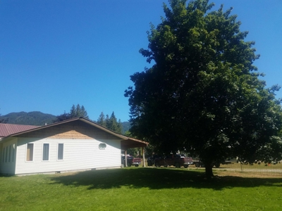 Large Home In Noxon Montana For Sale - image 4
