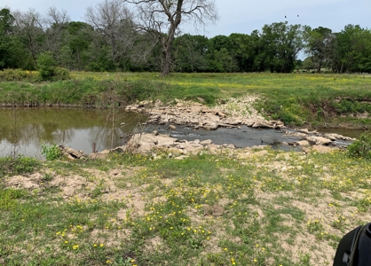 Pasture and Farm land with Creek in Central-East Texas - image 11