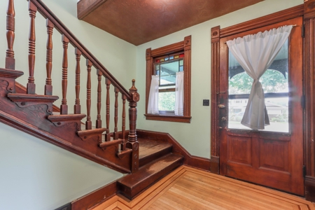 Victorian Home For Sale in Waupaca, WI - image 9