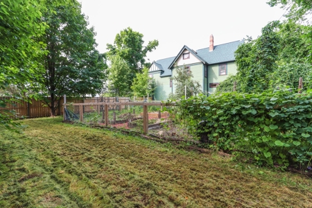 Victorian Home For Sale in Waupaca, WI - image 6