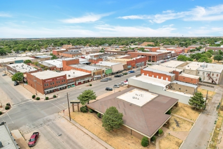 Commercial Property  For Sale In Hobart, Oklahoma - image 3