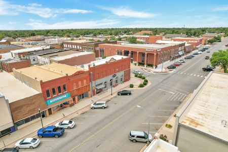 Commercial Property  For Sale In Hobart, Oklahoma - image 4