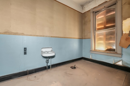 Commercial Property  For Sale In Hobart, Oklahoma - image 36
