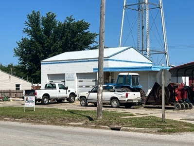 Hamilton Mo Garage/Shop For Sale - image 1