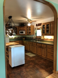 Self Sufficient Solar Powered 3bed/2bath House on 78 acres - image 6