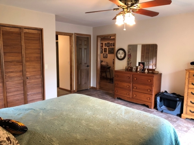 Self Sufficient Solar Powered 3bed/2bath House on 78 acres - image 22