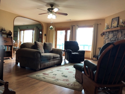 Self Sufficient Solar Powered 3bed/2bath House on 78 acres - image 3
