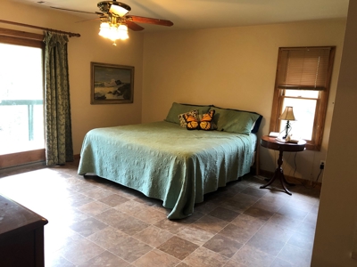 Self Sufficient Solar Powered 3bed/2bath House on 78 acres - image 21