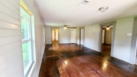 Home For Auction In Silsbee Tx - image 1