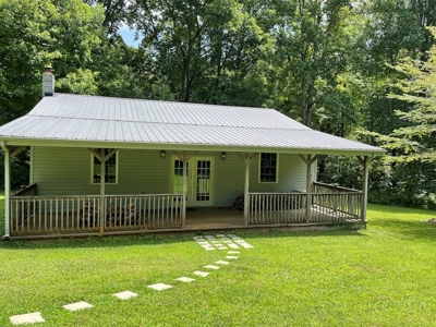 Farmhouse for Sale in Willis VA - image 1