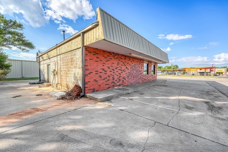 Commercial Property For Sale In Erick, OK - image 29