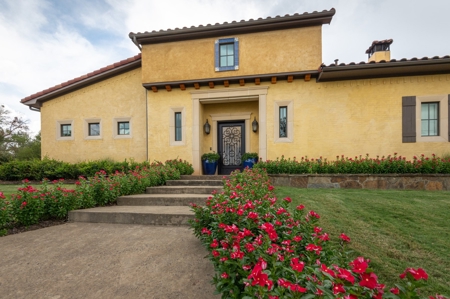 Luxury East TX Recreational Cattle Ranch for Sale in Gilmer - image 8