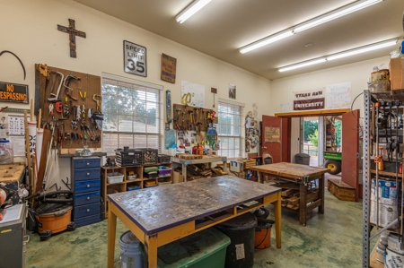 Luxury East TX Recreational Cattle Ranch for Sale in Gilmer - image 42