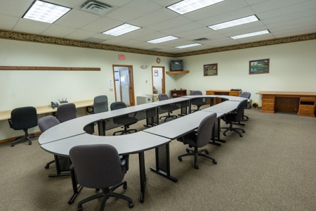 Baraboo WI Office Space/Retail Storefront - image 17