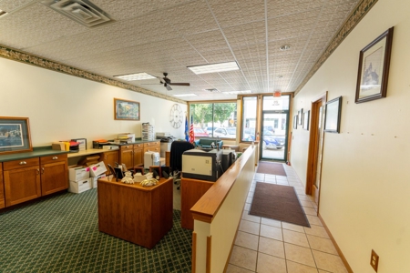 Baraboo WI Office Space/Retail Storefront - image 20