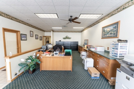 Baraboo WI Office Space/Retail Storefront - image 21