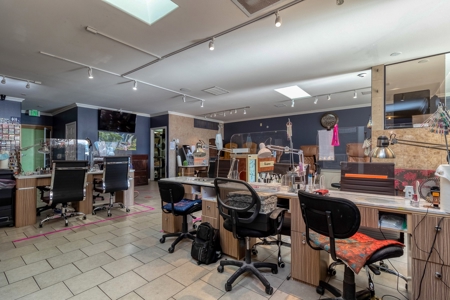 Commercial Property for Sale in great location Walla Walla - image 8