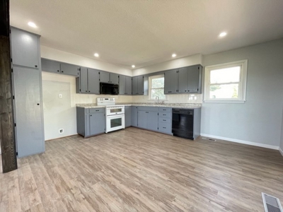 El Dorado Springs Missouri Country Home & Land For Sale - image 7