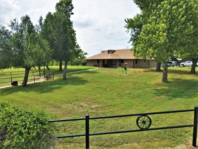 Fantastic Country Home on Acreage- Blanchard & Newcastle - image 10
