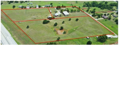 Fantastic Country Home on Acreage- Blanchard & Newcastle - image 4