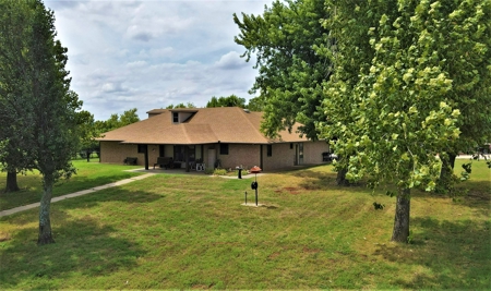 Fantastic Country Home on Acreage- Blanchard & Newcastle - image 9