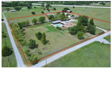 Fantastic Country Home on Acreage- Blanchard & Newcastle - image 8