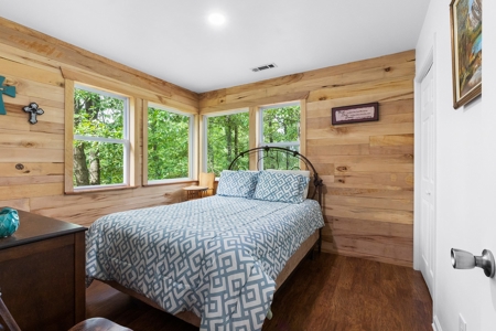 Country Farm House and Guest Home on 61 Acres For Sale - image 26