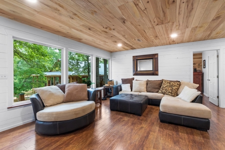 Country Farm House and Guest Home on 61 Acres For Sale - image 19