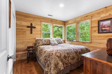 Country Farm House and Guest Home on 61 Acres For Sale - image 27