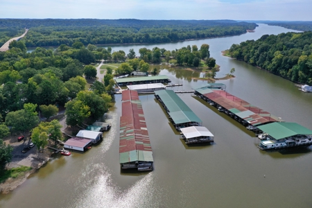 Floating Boat House For Sale! - image 4