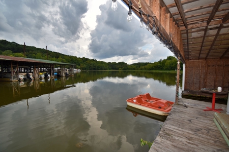 Floating Boat House For Sale! - image 22