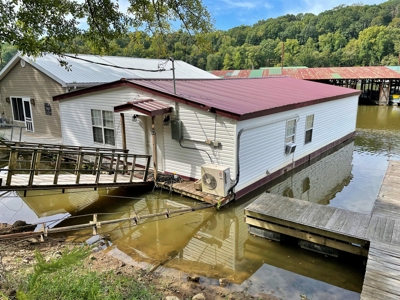 Floating Boat House For Sale! - image 25