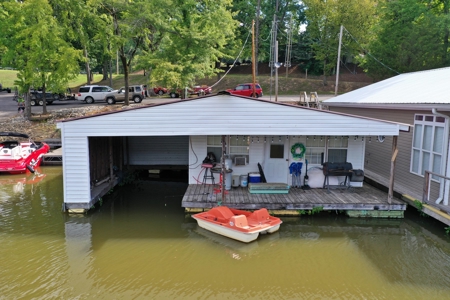 Floating Boat House For Sale! - image 3